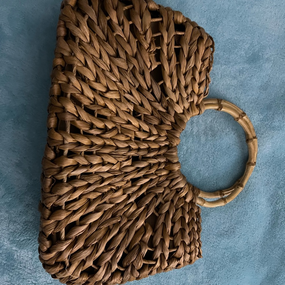 Wicker handbag clutch. 

Great condition